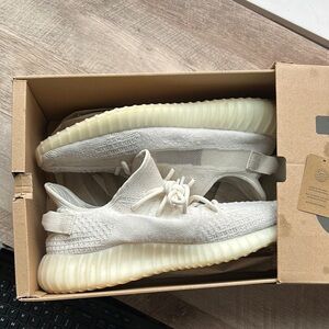Bone Yeezy Boost 350 V2 Sneakers